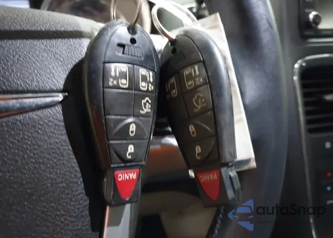 2016 Chrysler Town & Country Touring from USA, damaged, VIN 2C4RC1BG3GR214186